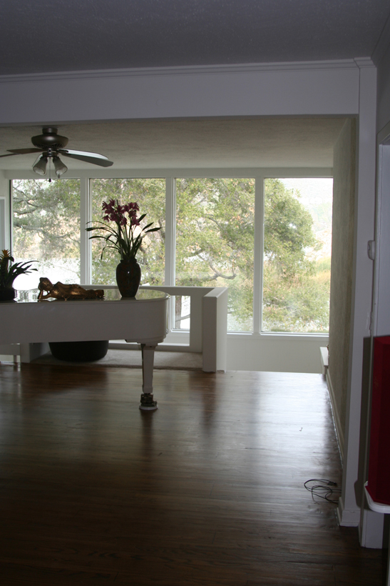 Before - Living Room - Lake Sherwood